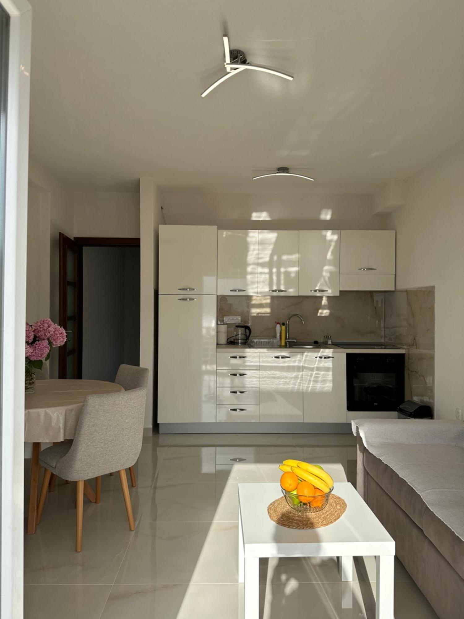 Sunny Apartment Kotor Exteriör bild