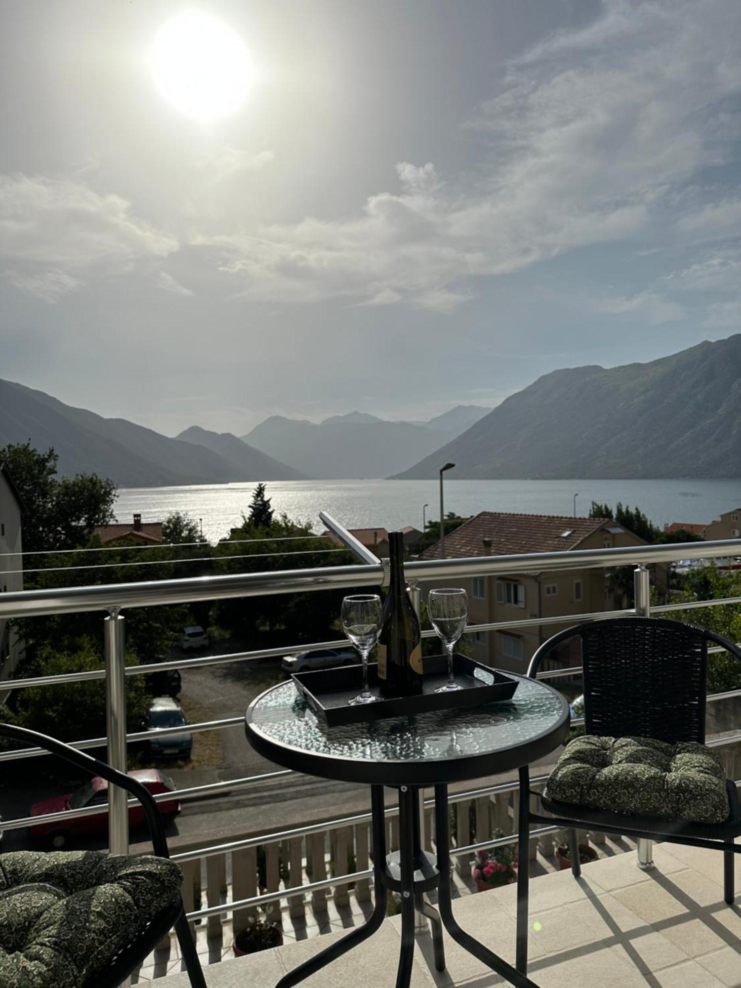 Sunny Apartment Kotor Exteriör bild