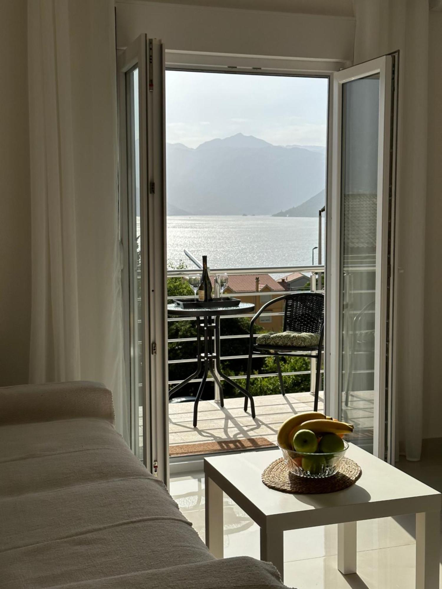 Sunny Apartment Kotor Exteriör bild
