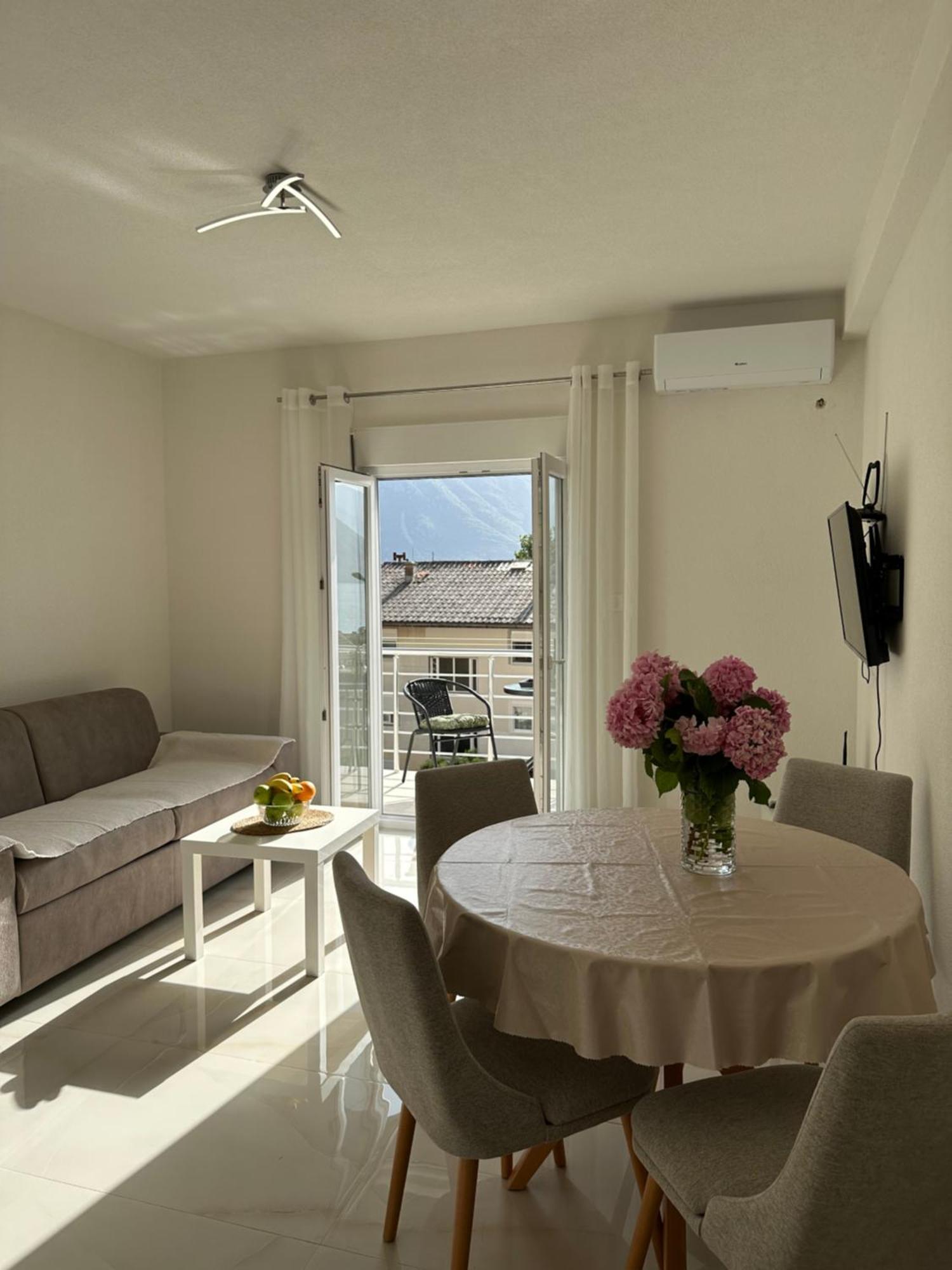 Sunny Apartment Kotor Exteriör bild